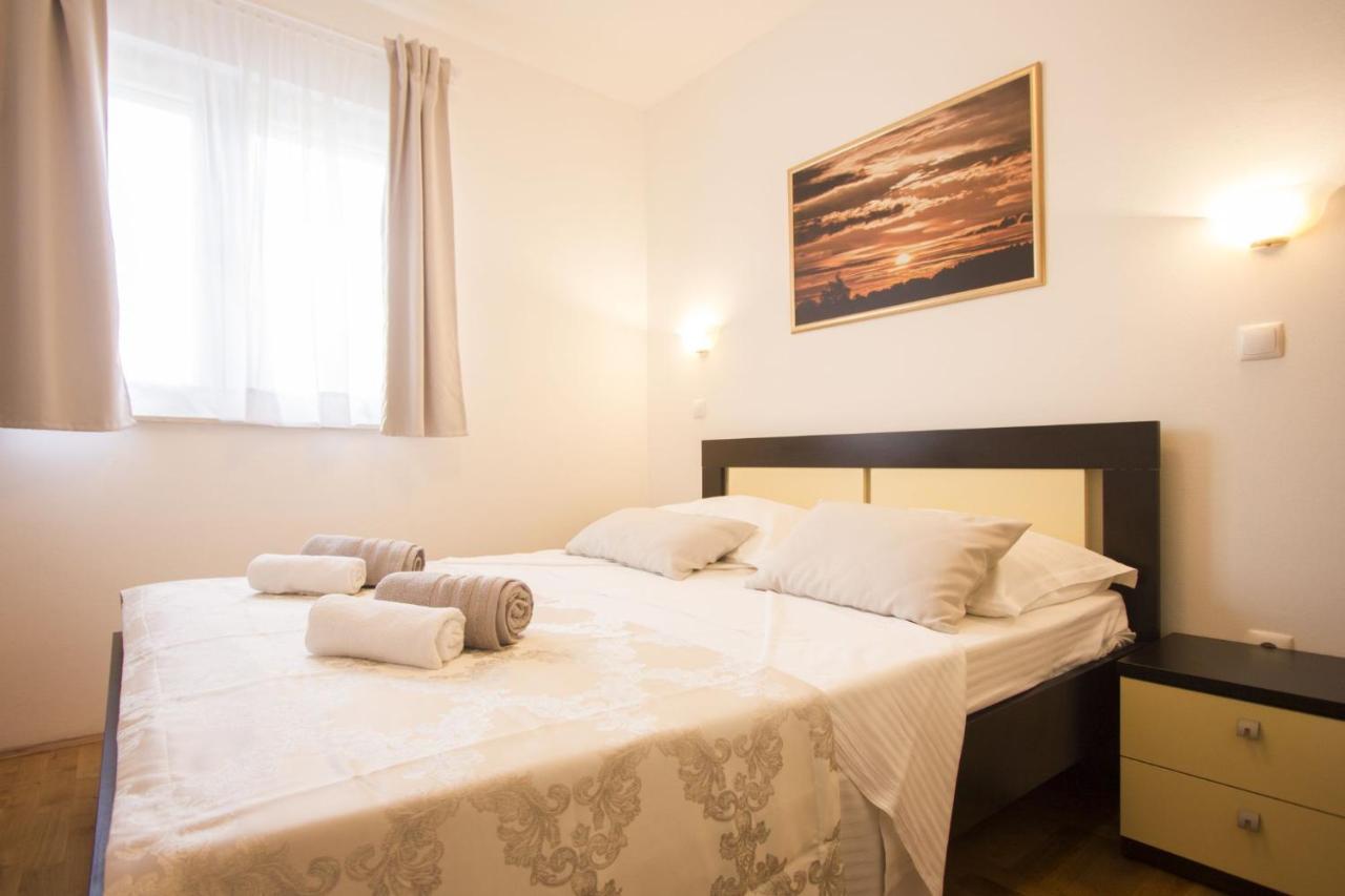 Apartments Paradise Trogir Buitenkant foto
