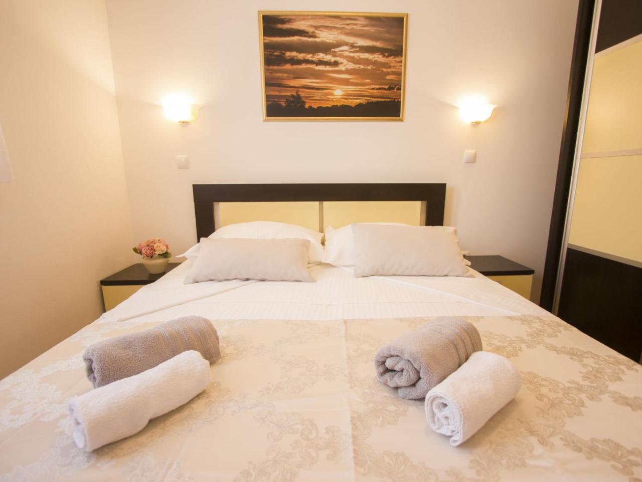 Apartments Paradise Trogir Buitenkant foto